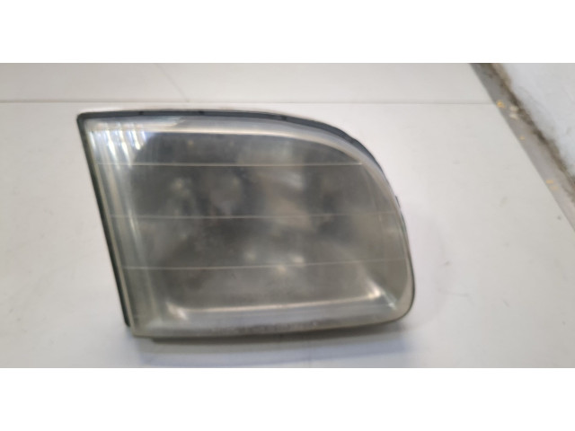 Фара передняя  Toyota Tundra 2000-2006 правая 