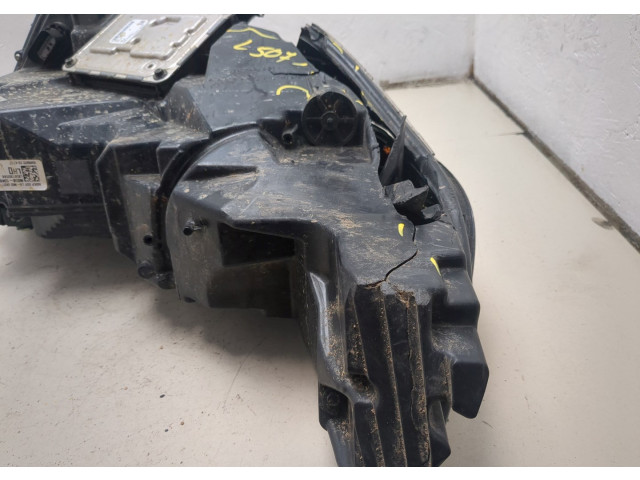 Фара передняя  Ford Explorer 2019-2025 левая 