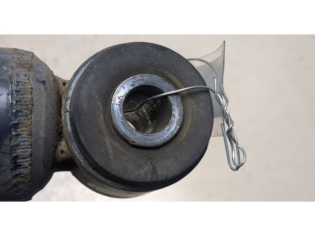 Стойка амортизатора  Volkswagen Transporter 4 1991-2003      