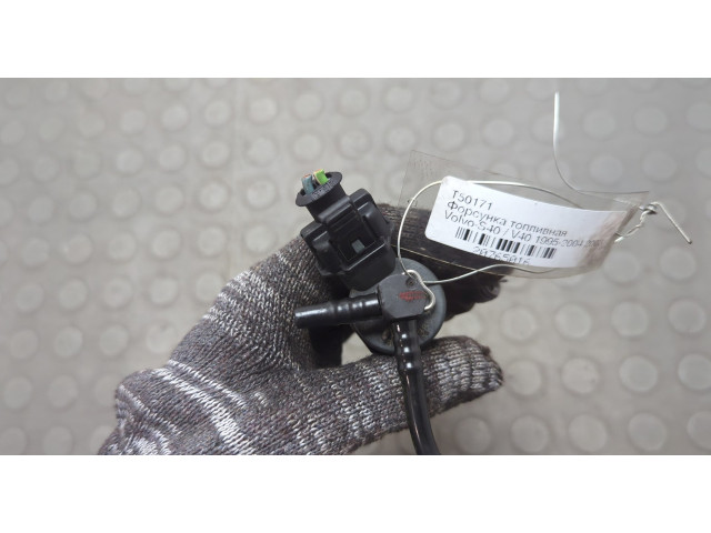 Форсунка топливная  Volvo S40 / V40 1995-2004    0445110146     