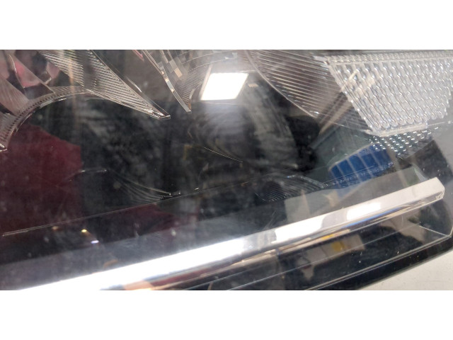 Фара передняя  Skoda Octavia (A8) 2019-2025 правая 