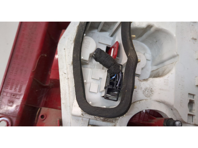 Задний фонарь 5L0945111B