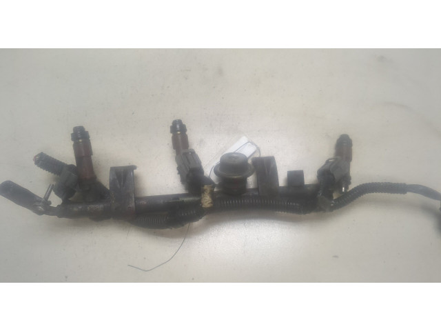 Форсунка топливная  Subaru Tribeca (B9) 2004-2007    16611AA660     