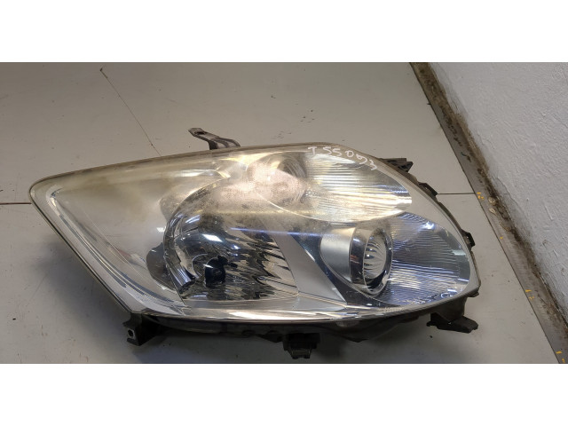 Фара передняя  Toyota Auris E15 2006-2012 правая 