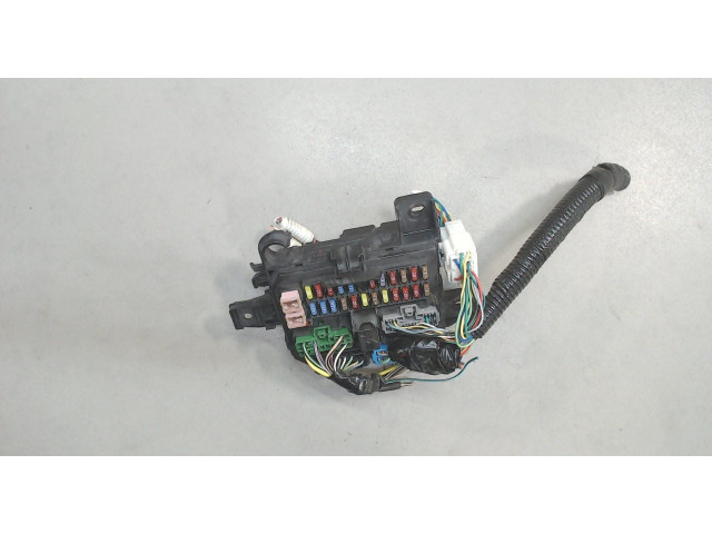 Блок предохранителей Mazda Tribute 2001-2007 3