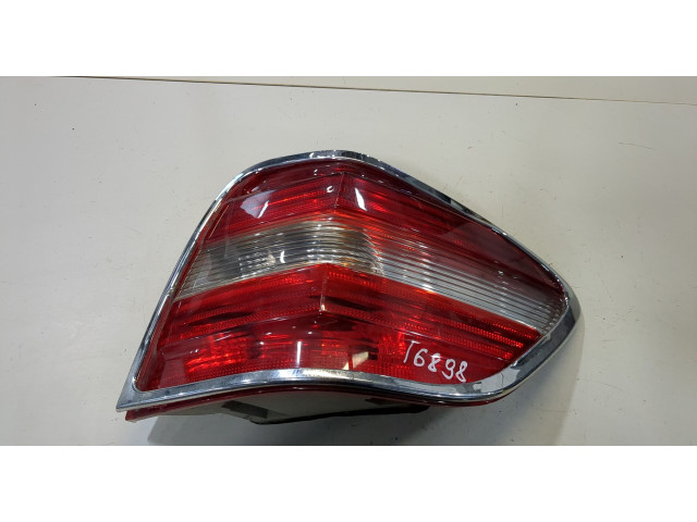 Задний фонарь          