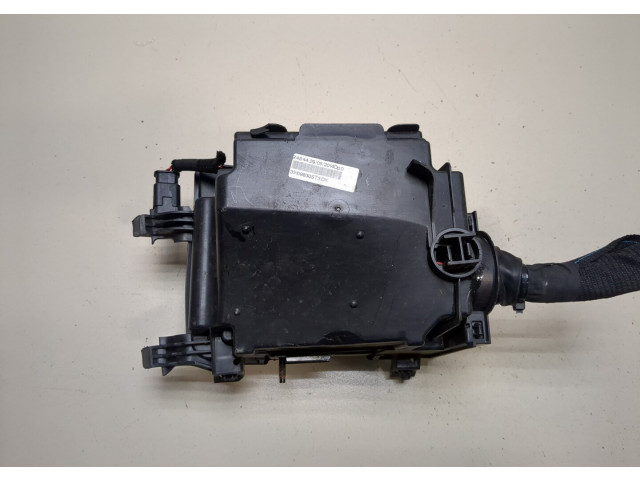 Блок предохранителей  Citroen C4 Picasso 2013-2016           1.6