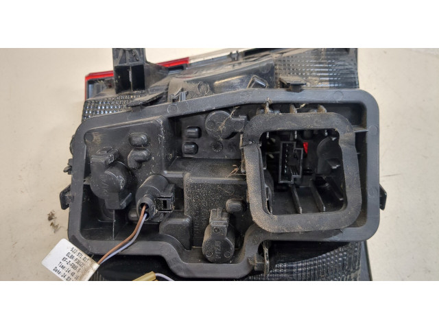 Задний фонарь