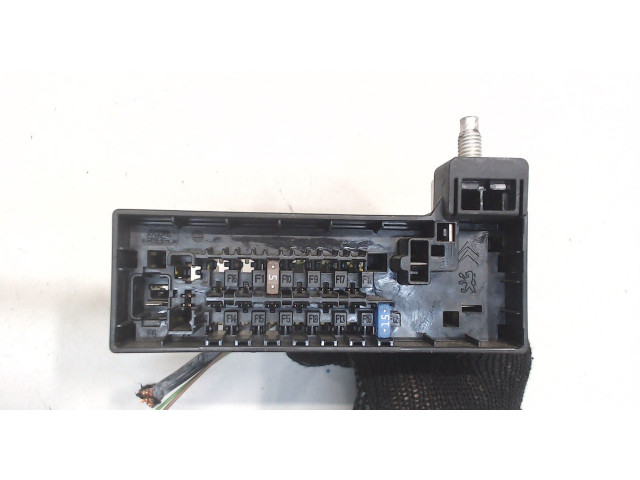 Блок предохранителей  Citroen DS4         2