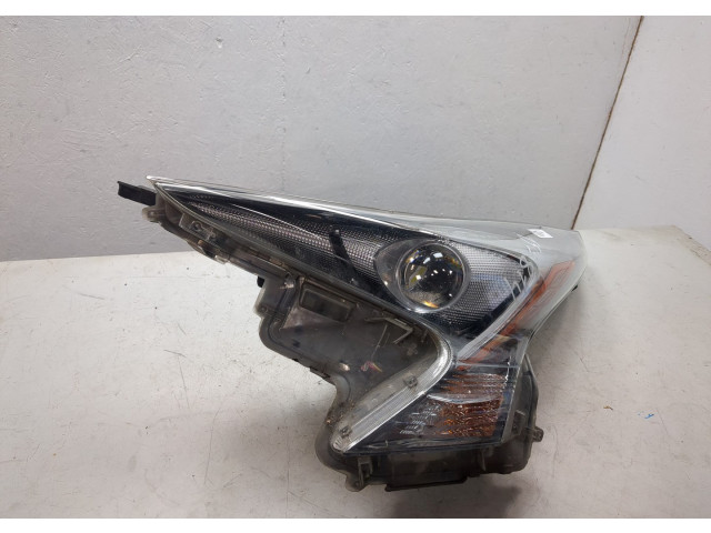 Фара передняя  Toyota Prius 2015-2019 левая 