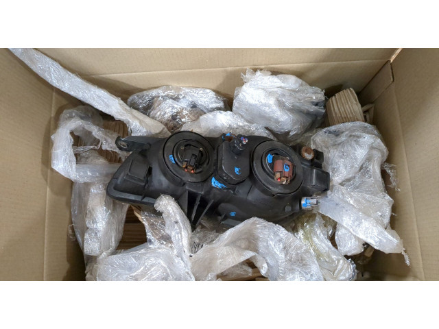 Фара передняя  Toyota Corolla E11 1997-2001 правая 