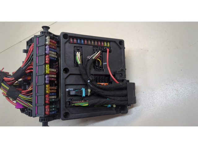 Блок предохранителей Volkswagen Sharan 2000-2010