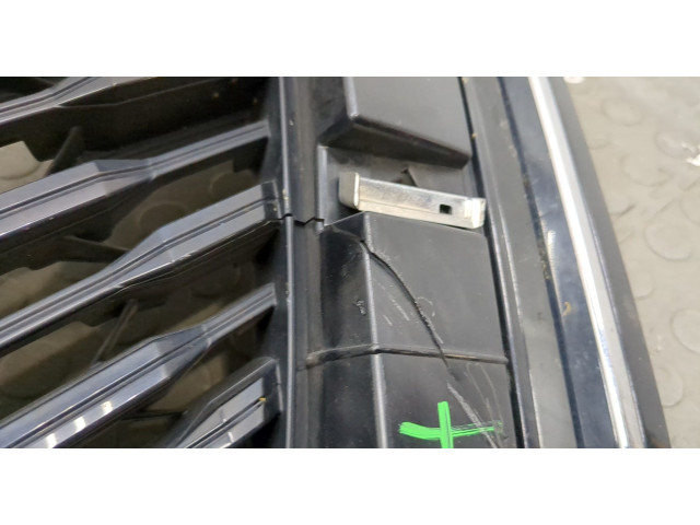 Решетка радиатора  Nissan Rogue 2020-2023          