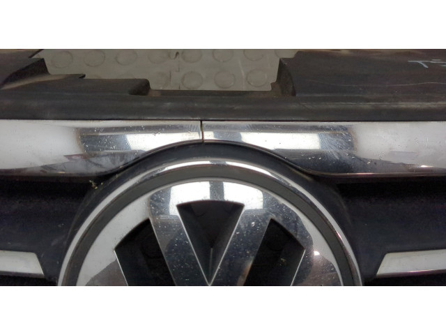 Решетка радиатора  Volkswagen Passat CC 2008-2012          3C8853651