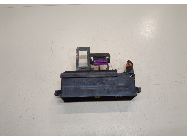 Блок предохранителей Volkswagen Golf Plus