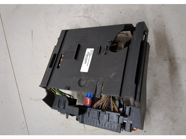 Блок предохранителей  Peugeot 406 1999-2004         