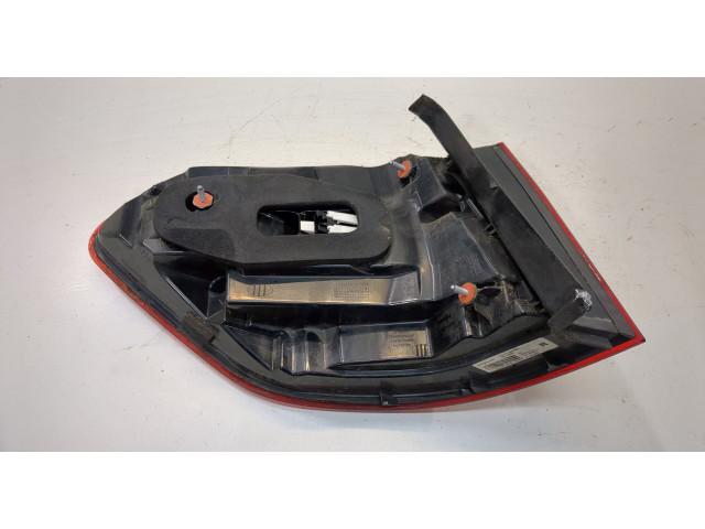 Задний фонарь          