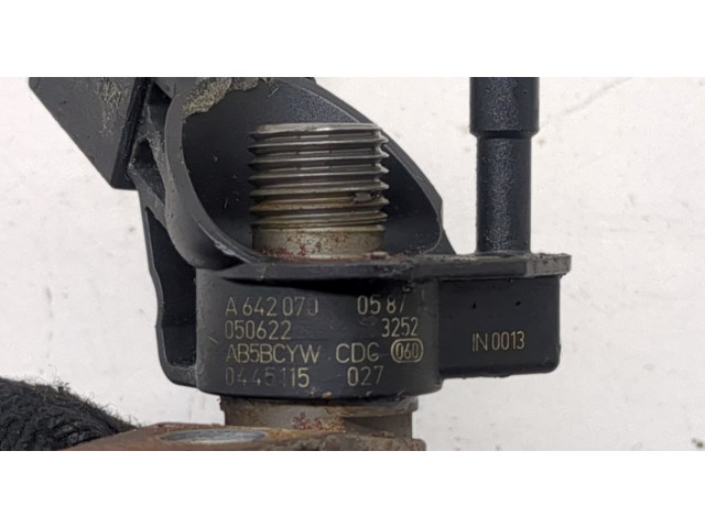 Форсунка топливная Jeep Grand Cherokee 2004-2010 5175827AA