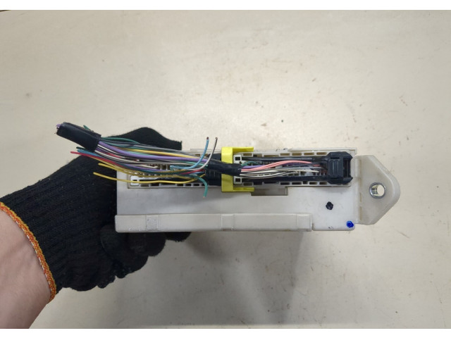 Блок предохранителей  Lexus IS 2005-2013      827053050    2.2