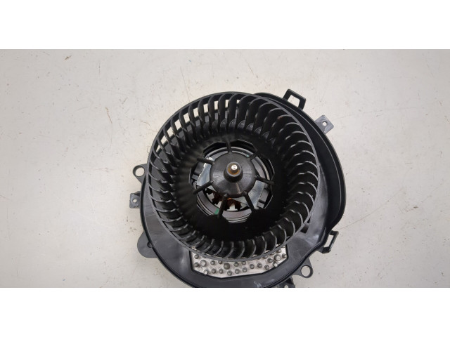 Моторчик печки Audi Q3 2018-