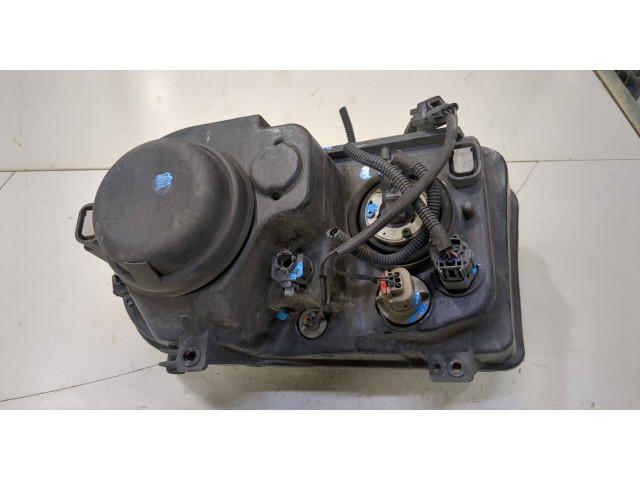 Фара передняя  Chrysler 300C 2004-2011 правая 