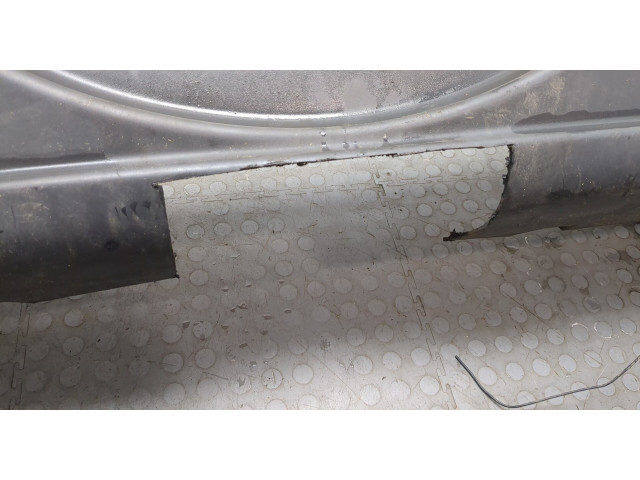 Бампер  Jeep Liberty 2002-2006 задний   