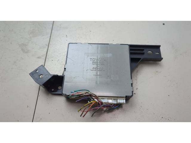 Блок комфорта  Toyota Camry V40 2006-2011      8865006121  