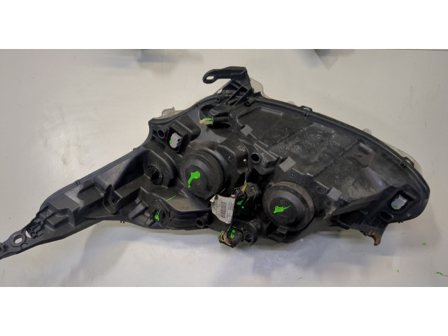 Фара передняя  Peugeot 208 правая 