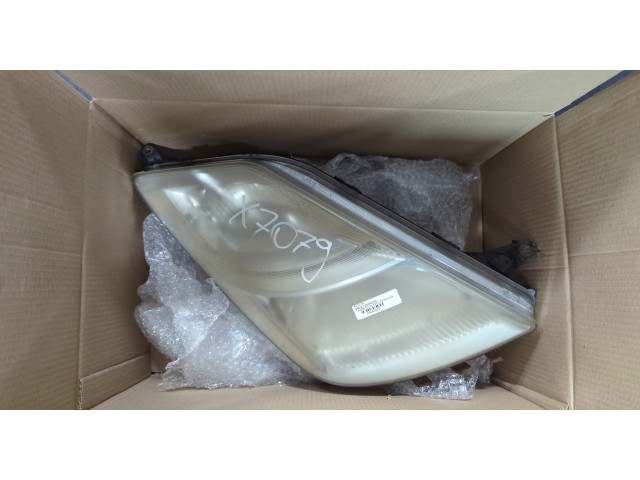 Фара передняя Toyota Prius 2003-2009 правая