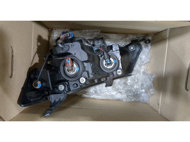 Фара передняя Mitsubishi Outlander XL 2006-2012 правая