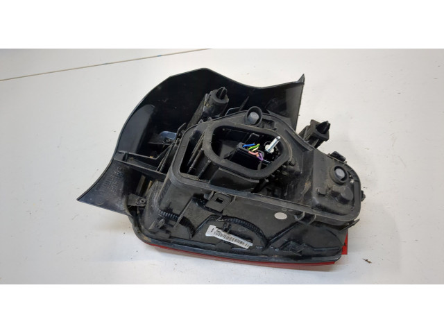 Задний фонарь