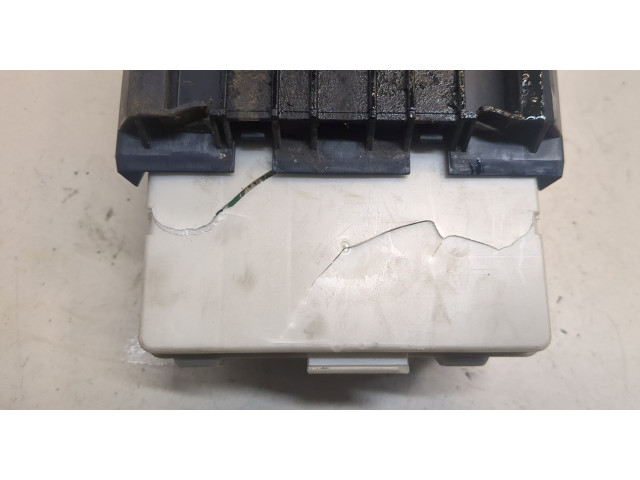 Блок предохранителей Infiniti FX 2002-2009