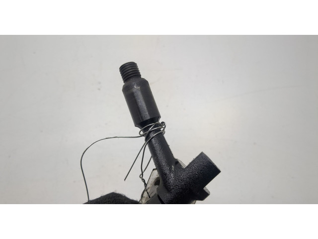 Форсунка топливная  Opel Combo 2001-2011    821153, 98437712     