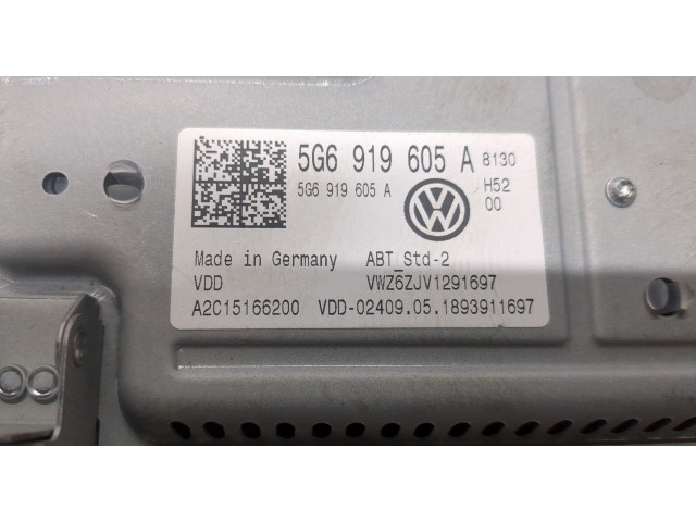 Дисплей мультимедиа  Volkswagen Passat 8 2015- 5G6919605A       