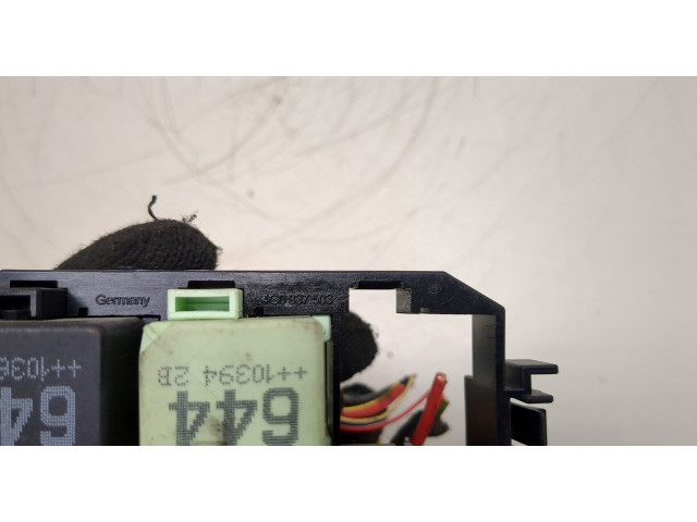 Блок реле Audi A7 2010-2014