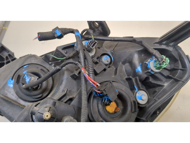 Фара передняя Honda CR-V 2001-2006 правая