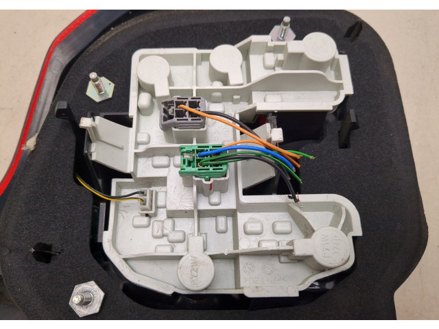 Задний фонарь          