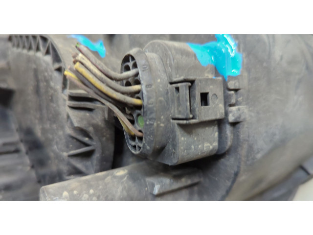 Фара передняя  Volkswagen Caddy 2004-2015 правая 