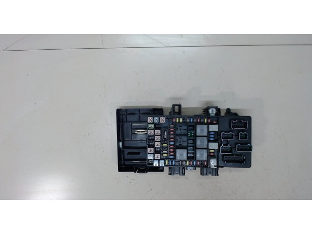 Блок предохранителей Nissan Rogue 2007-2013 7L3T14A067EA 2.5