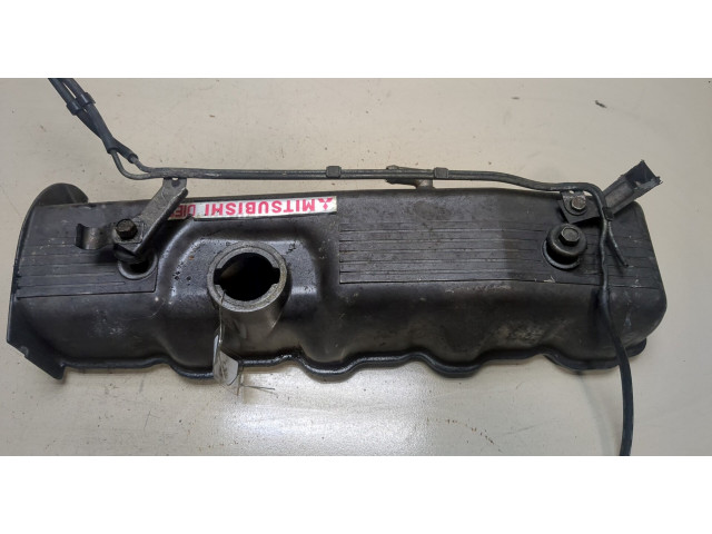 Клапанная крышка двигателя ДВС Mitsubishi Pajero 1990-2000 2.5