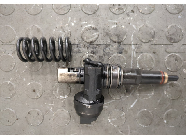 Форсунка топливная  Skoda Fabia 1999-2007    038130073AJ     