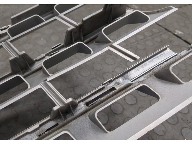 Решетка радиатора  Mercedes ML W164 2005-2011          