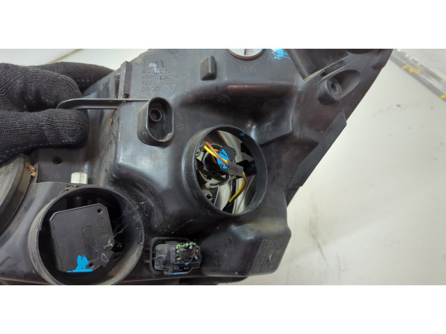 Фара передняя  Citroen C4 Picasso 2006-2013 правая 