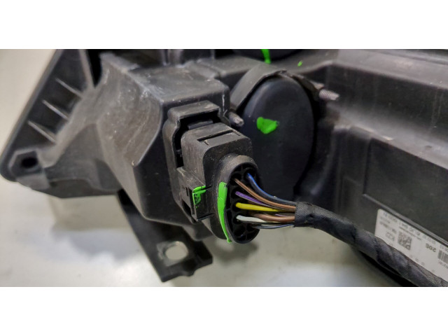 Фара передняя Audi Q3 2011-2014 левая