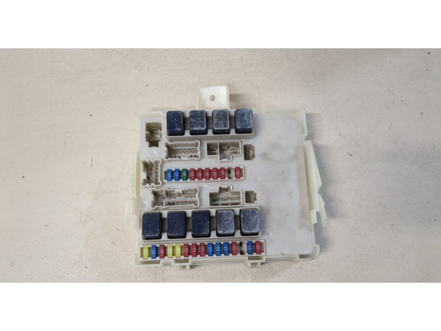 Блок предохранителей  Nissan Titan 2003-2007         