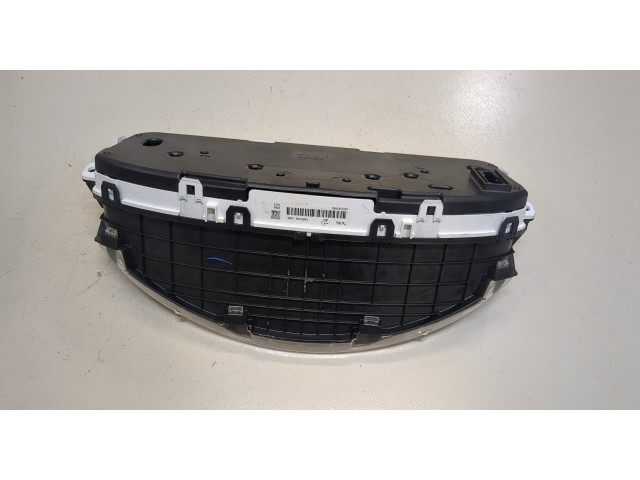 Панель приборов Cadillac Escalade 3 2006-2014