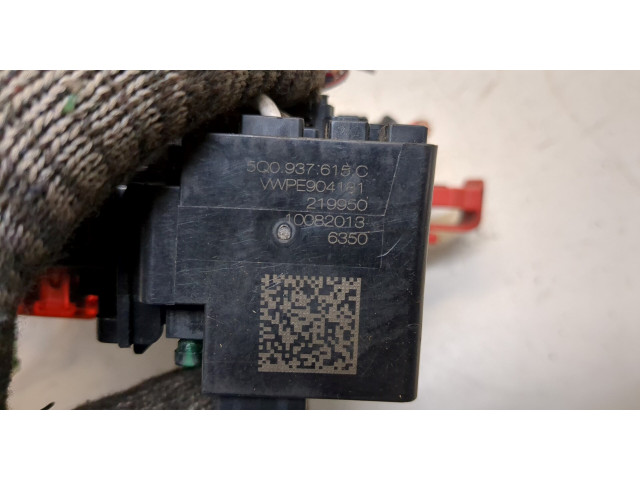 Блок предохранителей  Volkswagen Jetta 6 2014-2018      5Q0937615C   