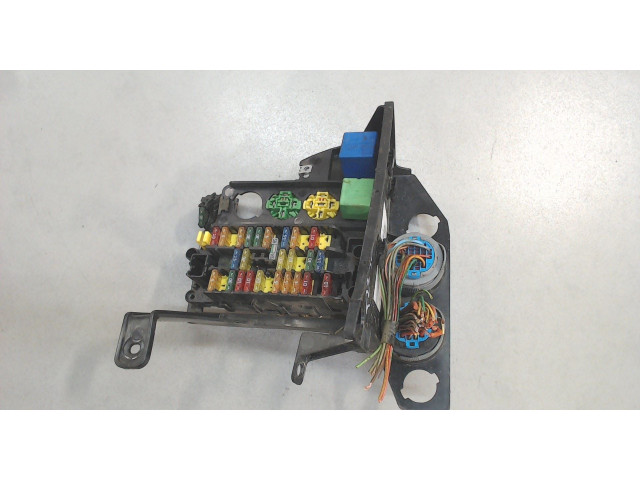 Блок предохранителей  Peugeot Expert 1995-2007          1.9