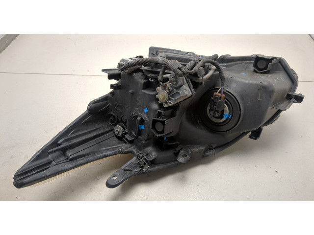 Фара передняя  Toyota Prius 2009-2015 правая 