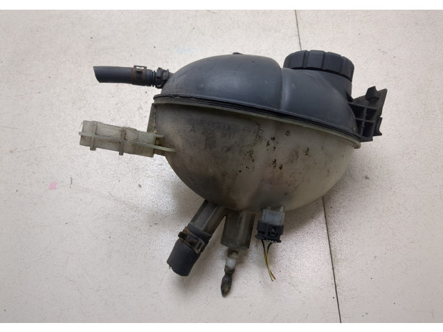 Бачок расширительный  Mercedes C W204 2006-2015 A2045000749   